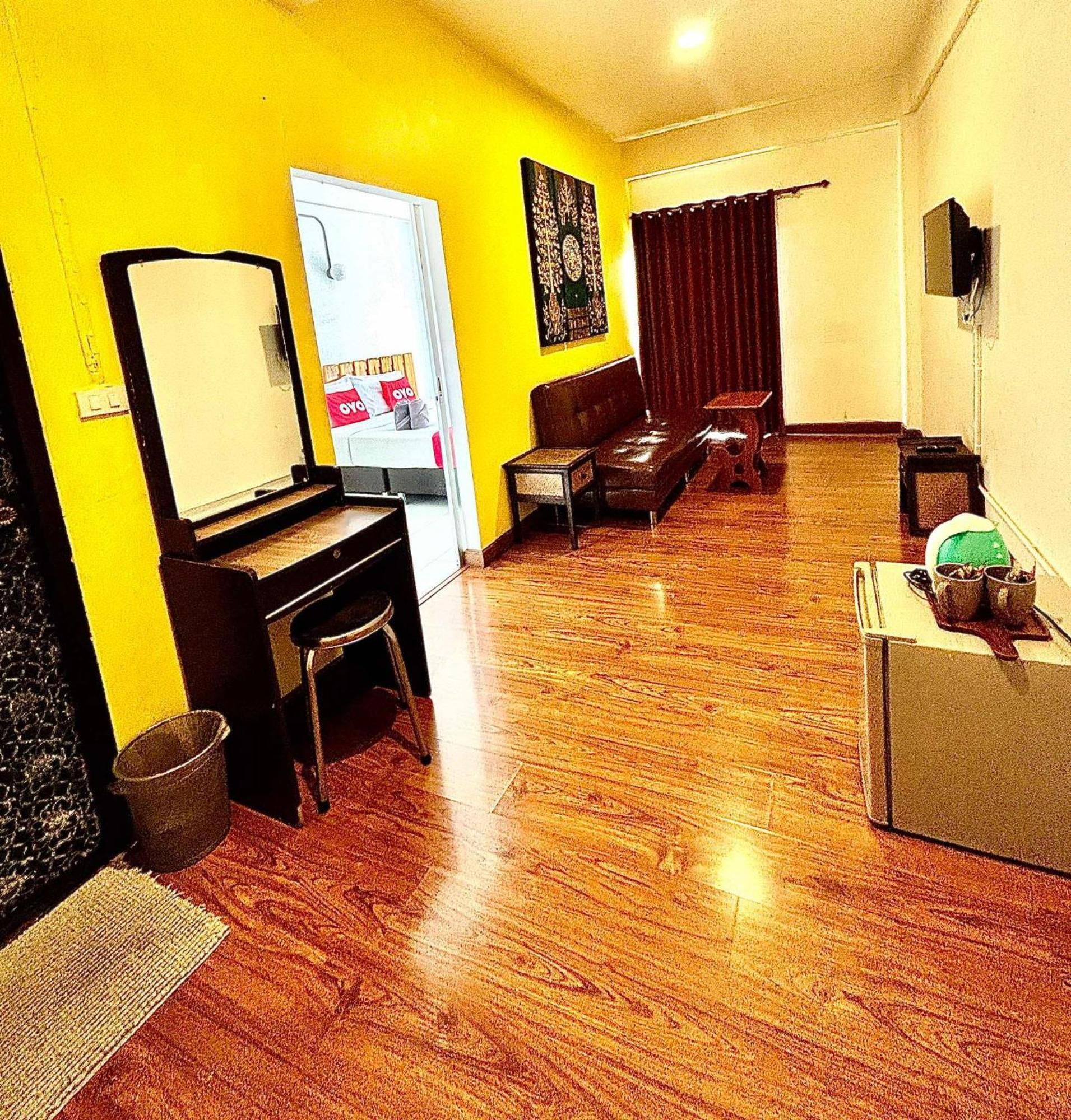 Yak Guesthouse Chiang Mai Buitenkant foto